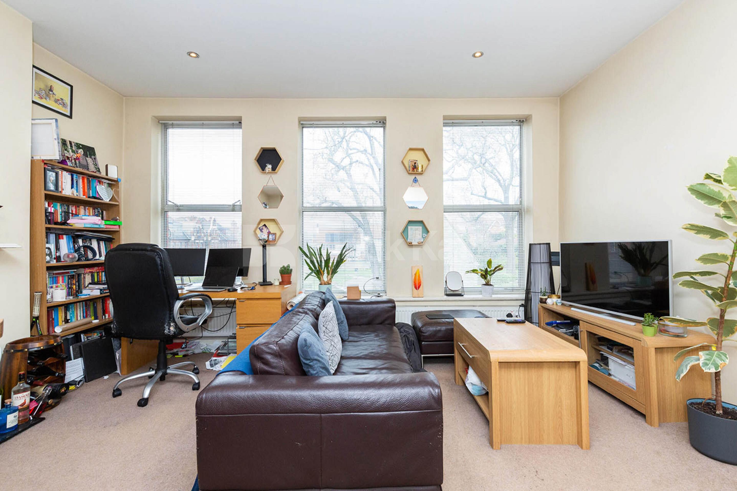 Large 1 bedroom property to rent minutes to Crouch End broadway. Tottenham lane, Crouch End N8